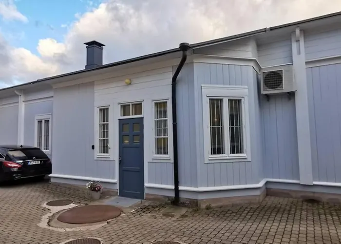 Luxury In The Middle Of Old Apartman *